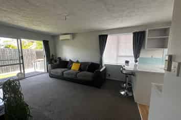 2/11 Rutherford Street, Woolston