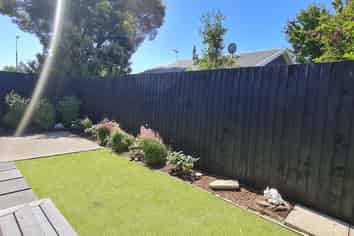 2/11 Rutherford Street, Woolston