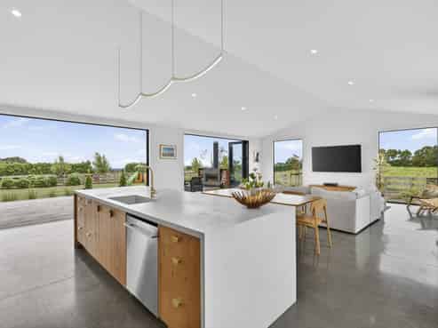 589 Kent Road, Korito