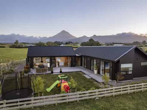 589 Kent Road, Korito