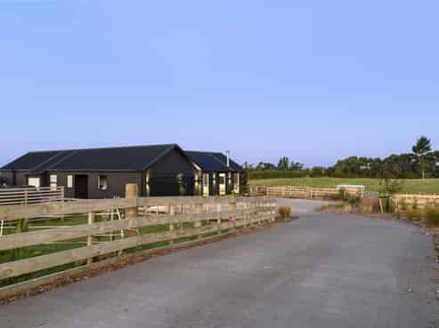 589 Kent Road, Korito