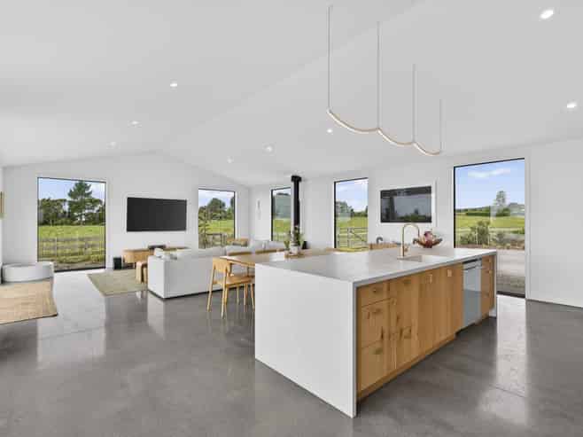 589 Kent Road, Korito