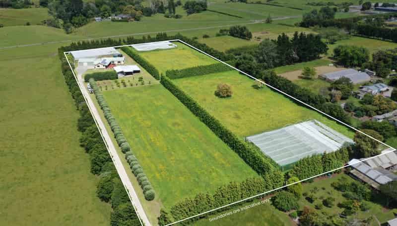 280 Corbett Road, Paraite