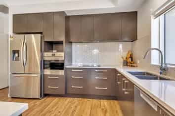 2 Drovers Way, Frimley