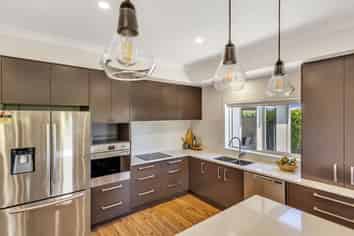 2 Drovers Way, Frimley