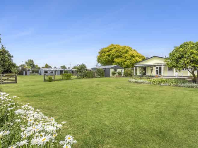 574 Victoria Road, Cambridge