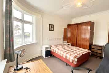 Room 4/81 London Street, Dunedin Central