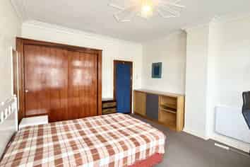 Room 4/81 London Street, Dunedin Central
