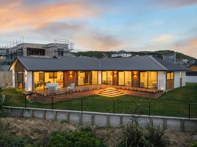 60B Queen Charlotte Drive, Aotea