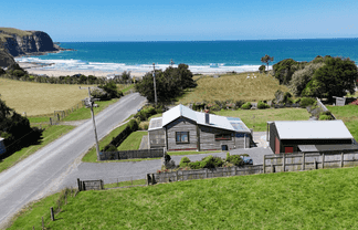 210 Jacks Bay Road, Hinahina