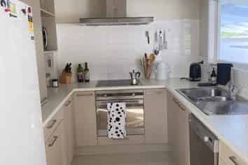 7 Porter Avenue, Te Atatu South