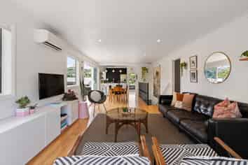 19 Kererū Bend, Tawa