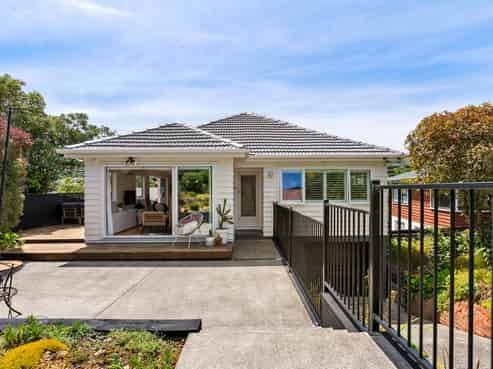 19 Kereru Bend, Tawa