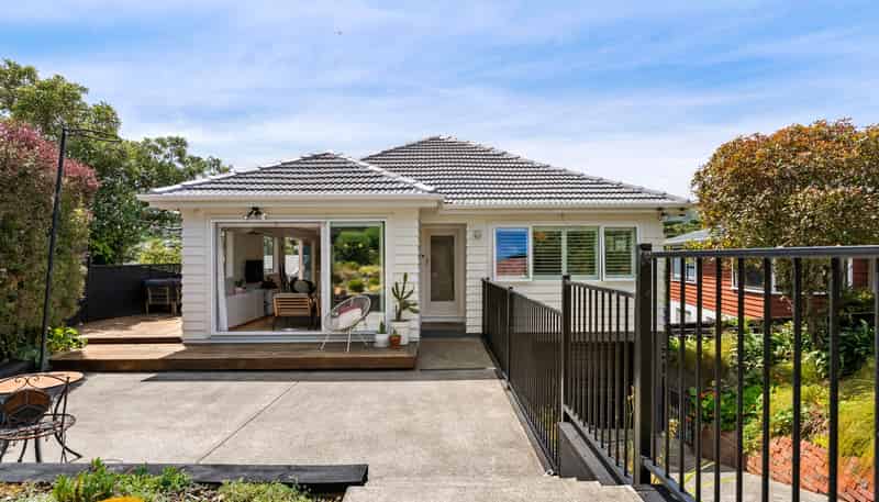 19 Kererū Bend, Tawa