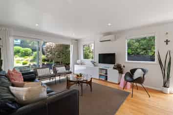 19 Kererū Bend, Tawa