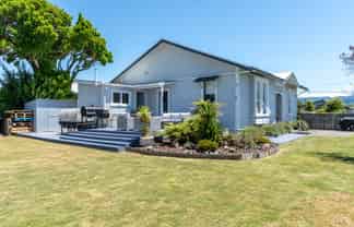 9 Garrison Street, Carterton