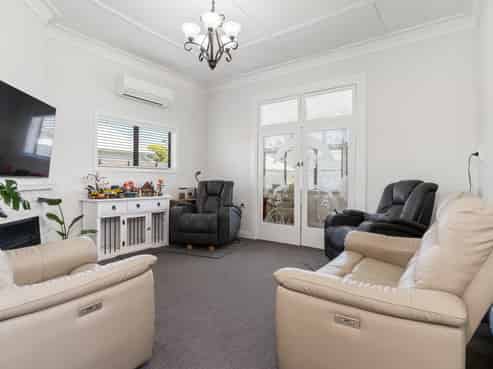 9 Garrison Street, Carterton