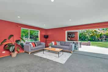 725 Ridgens Road, CHARING CROSS