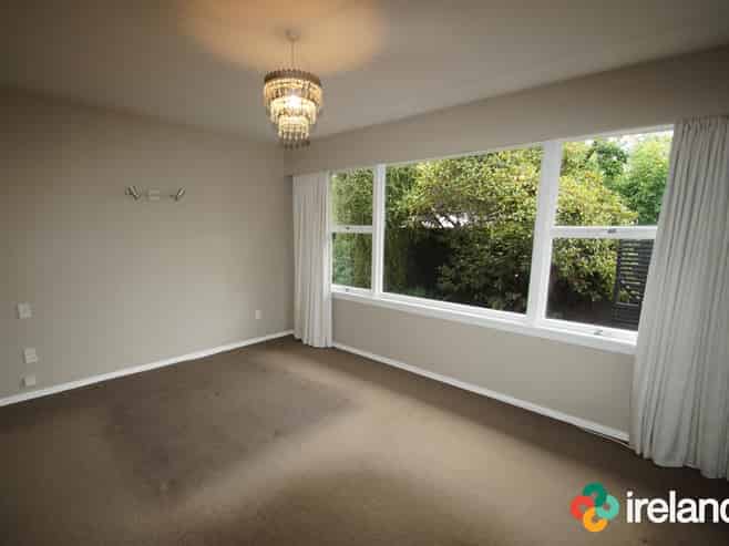 10 Chislehurst Place, Bryndwr