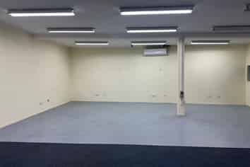 Rare standalone in Kingsland