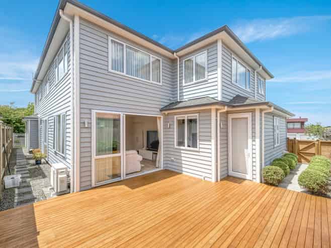 10 Hedge Row, Sunnyhills