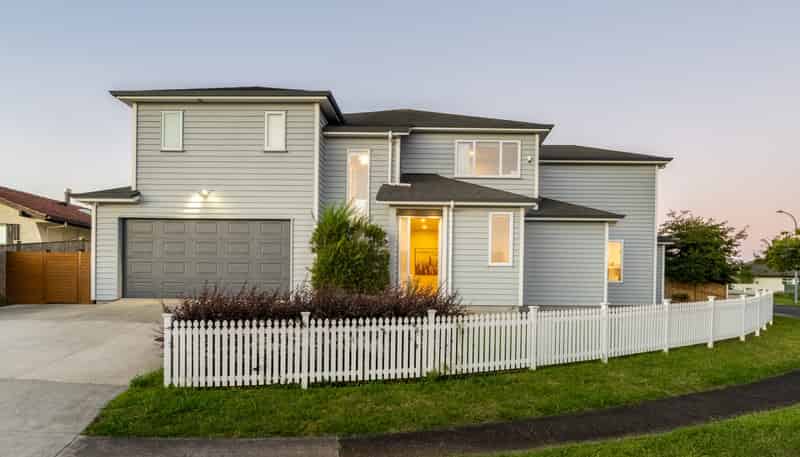 10 Hedge Row, Sunnyhills