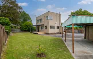 38 Savage Crescent, West End