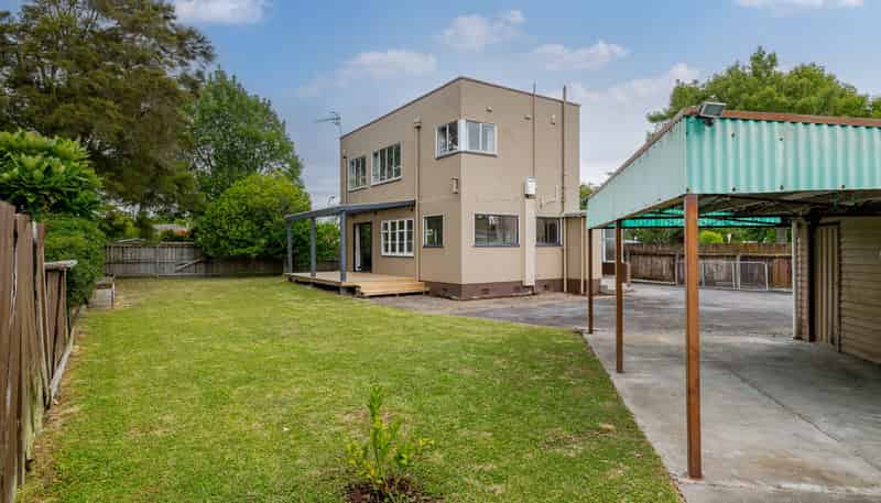 38 Savage Crescent, West End