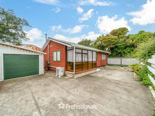 32B Tennyson Street, Petone