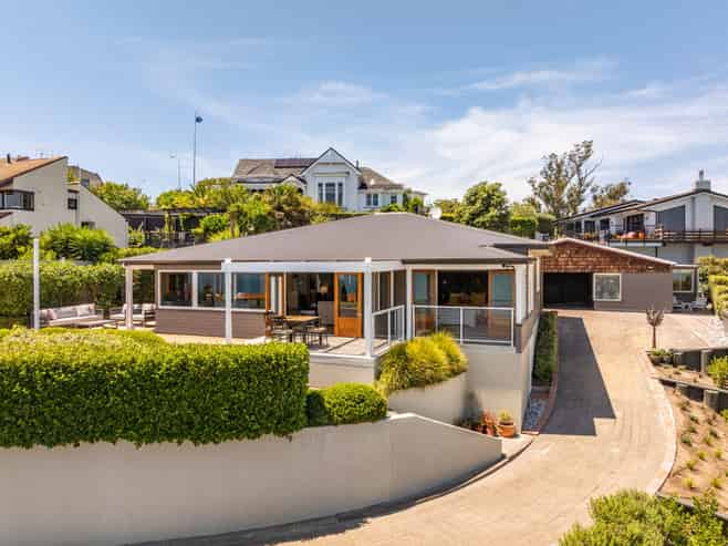 135 Thompson Road, Bluff Hill