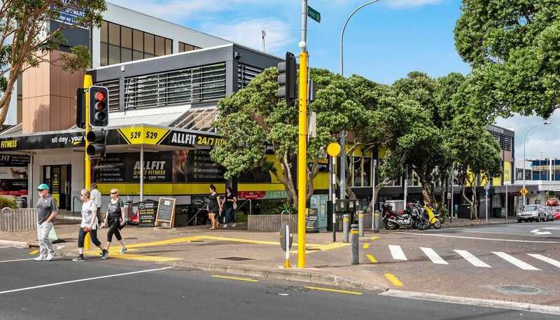 Lower Grou/529 Lake Road, Takapuna