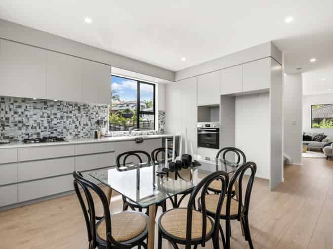 9/52B Rosedale Road, Rosedale