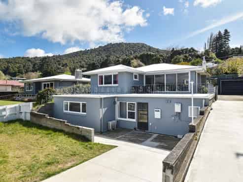 307 Clayton Road, Pukehangi