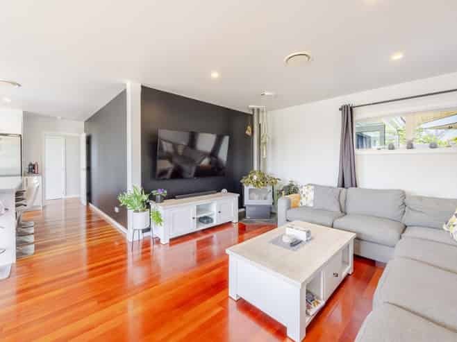 21 Pitt Street, Clive