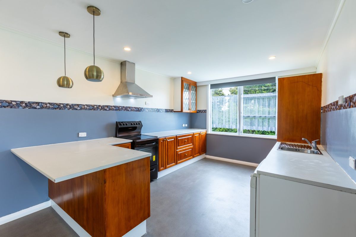Timeless villa on a generous 2044 m² corner section - Widok 2