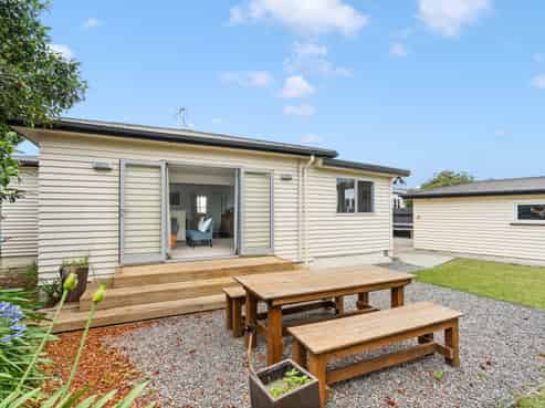 30 Cologne Street, Martinborough