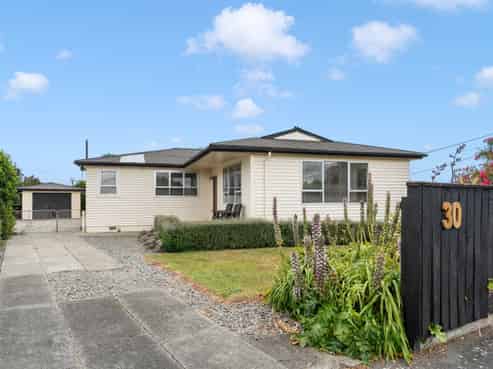 30 Cologne Street, Martinborough