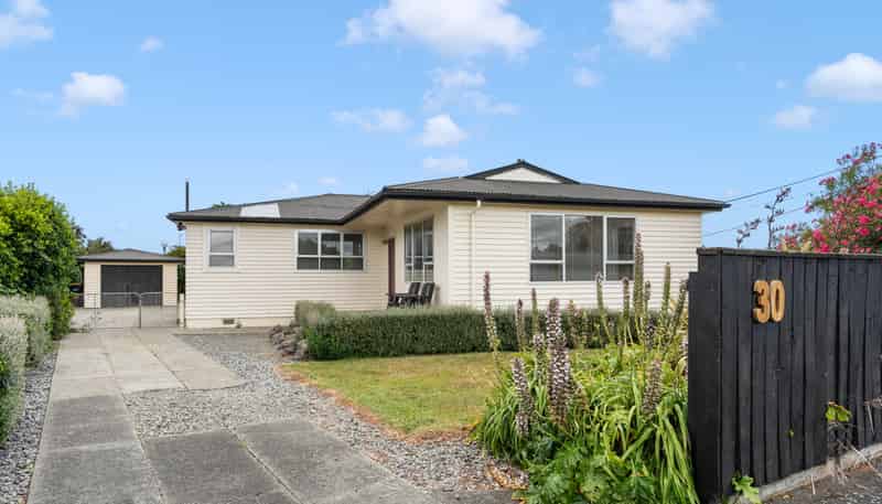 30 Cologne Street, Martinborough