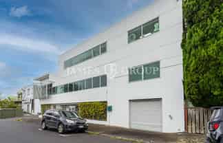 ROLLER DOOR ACCESS IN THE HEART OF PARNELL