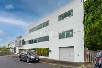 ROLLER DOOR ACCESS IN THE HEART OF PARNELL