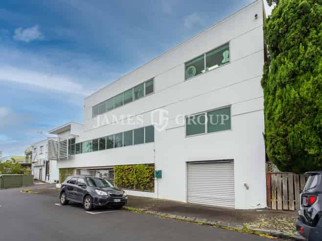 ROLLER DOOR ACCESS IN THE HEART OF PARNELL