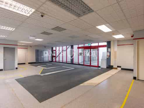 ROLLER DOOR ACCESS IN THE HEART OF PARNELL