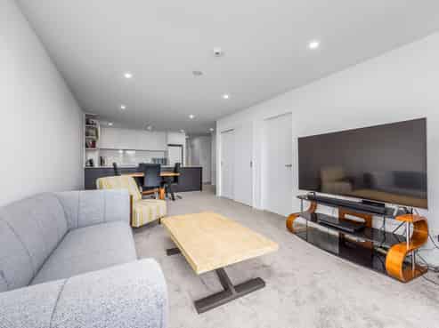 57/8 Thompson Park Road, Mount Wellington
