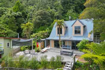 8 Chingford Road, Lake Rotoma