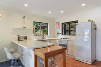 8 Chingford Road, Lake Rotoma