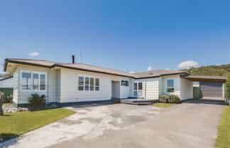 62 McGill Street, Waimangaroa