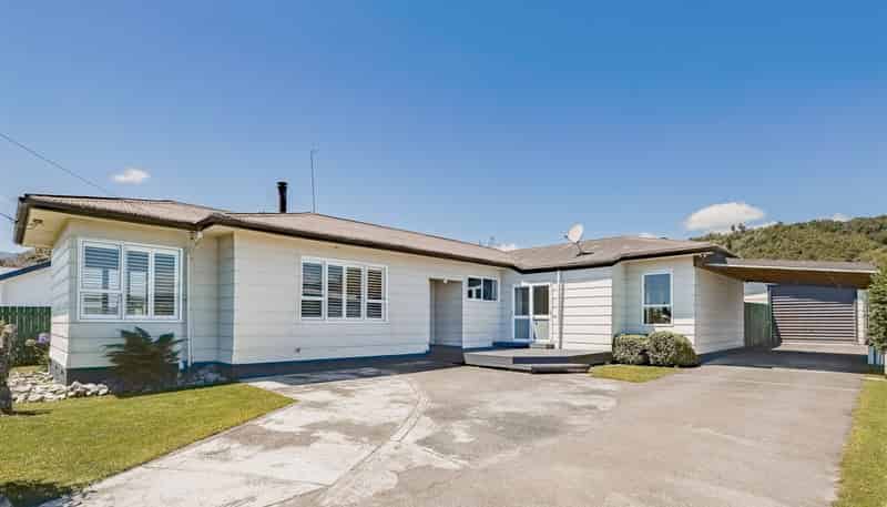 62 McGill Street, Waimangaroa