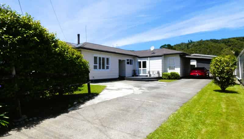 62 McGill Street, Waimangaroa