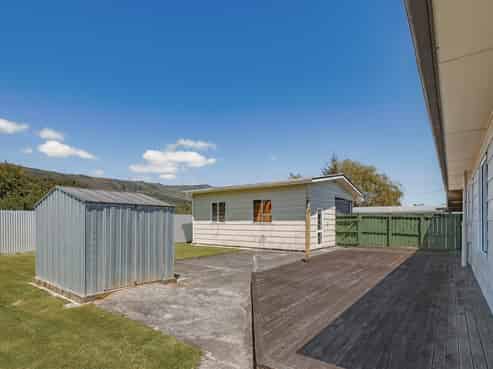 62 McGill Street, Waimangaroa