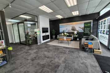 Prime Kumeu ground-floor office